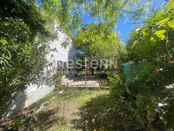 MARIGNANE-Maison T4/5 d'environ 125 m2 sur une parcelle de 446 m2.