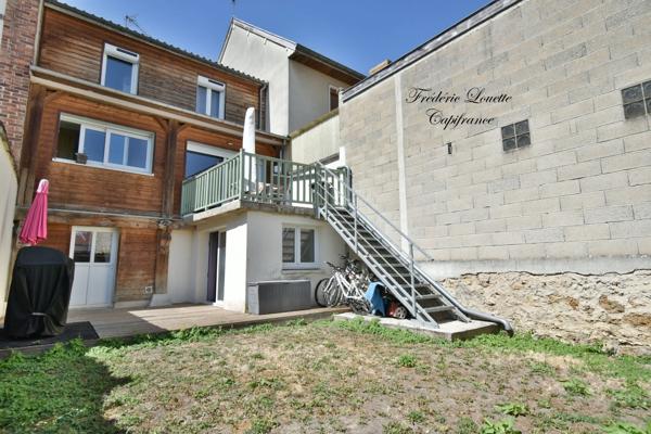Maison à vendre 5 pièces EPERNAY (51), coteau ouest, avec un petit jardin et deux terrasse.