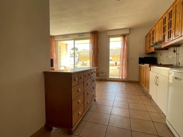 Aubagne (13400) T4 expo sud, immeuble récent en CV avec balcon, parking