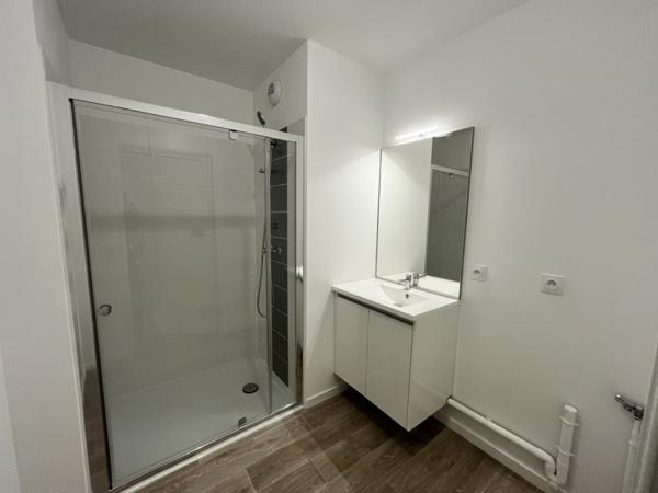 Appartement à louer 800 € CC Tours 3 p 61 m² DPE A