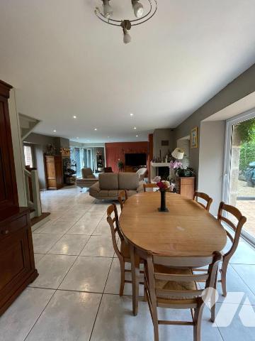 SAINT JOUAN DES GUERETS, Maison 8 pièces avec jardin