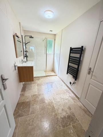MAISON AVEC PISCINE À 10 MINUTES DE SARLAT
