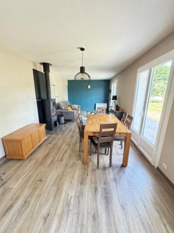 MAISON AVEC PISCINE À 10 MINUTES DE SARLAT