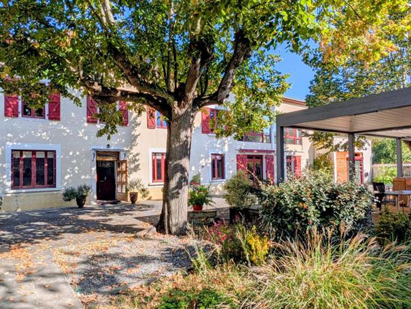 Maison Cazeres 8 pièce(s) 238 m2 avec garage et jardin