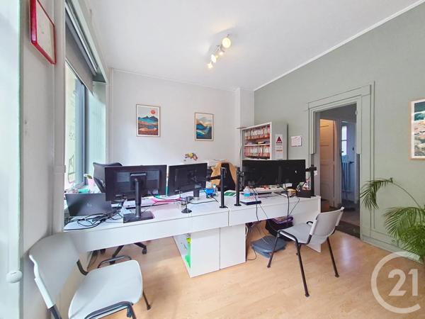 Immeuble à vendre  104,63 m 2   ARGENTAN  - 61