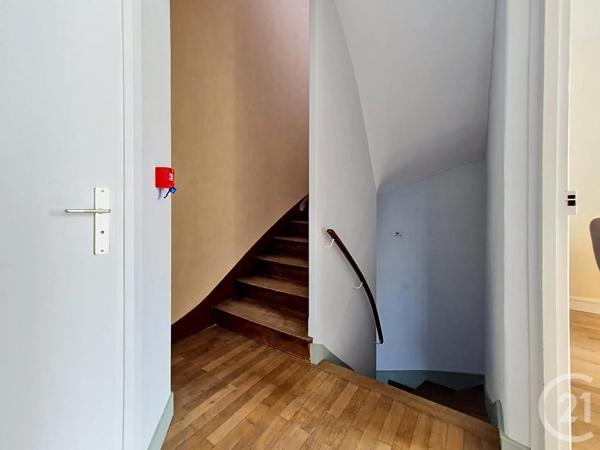 Immeuble à vendre  104,63 m 2   ARGENTAN  - 61