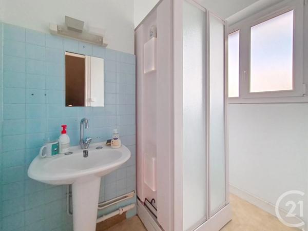 Immeuble à vendre  104,63 m 2   ARGENTAN  - 61