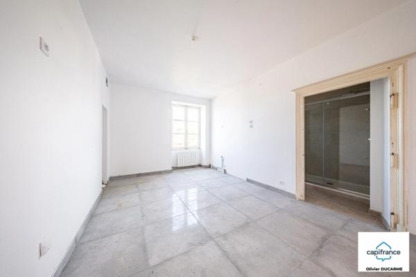 Appartement à vendre 5 pièces ARNAY LE DUC (21) de 94 m² avec garage, place de parking et grand grenier