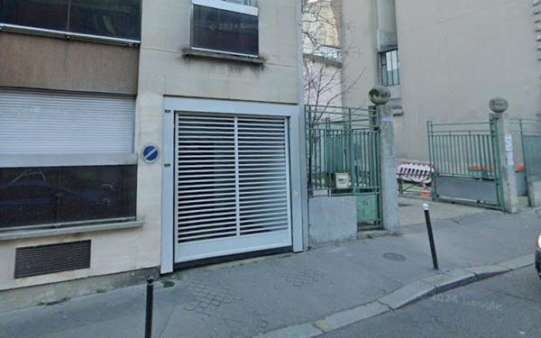 Stationnement à louer    Paris 18