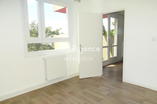 Appartement à FOUGERES, 35300 - 5 pièces 79m²