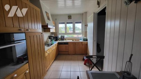 MONTBELIARD Proche centre - Appartement T3 (78 m2 habitables) avec terrasse, cave et garage