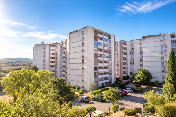 Appartement
         4 pièces
        - 80 m² 195 000 € *