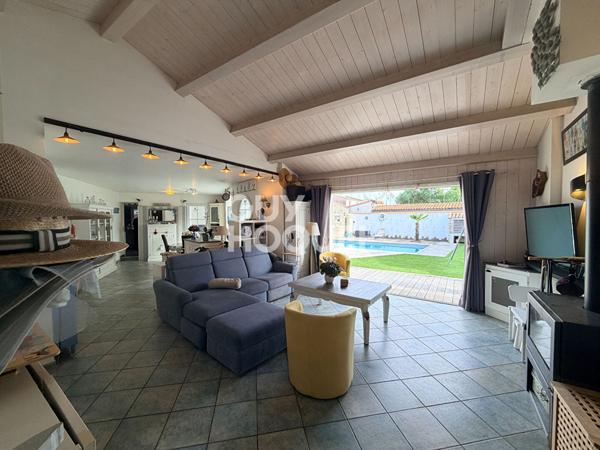 Maison spacieuse à vendre à La Flotte - 5 chambres et jardin!