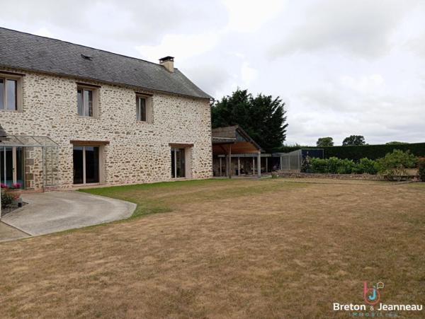 Longère en pierres à Martigné sur Mayenne