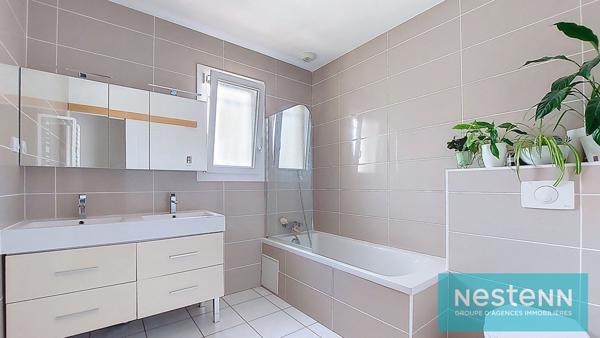 Maison Istres, non mitoyenne, Type 5, 4 chambres, bureau, garage, jardin