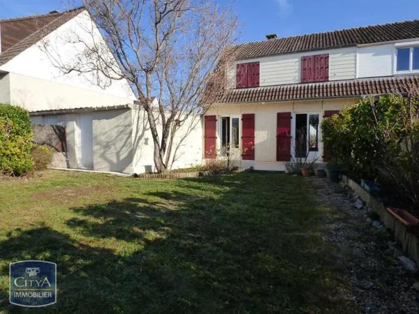 Maison à louer 4 pièces 83.3m² Riom (63200)