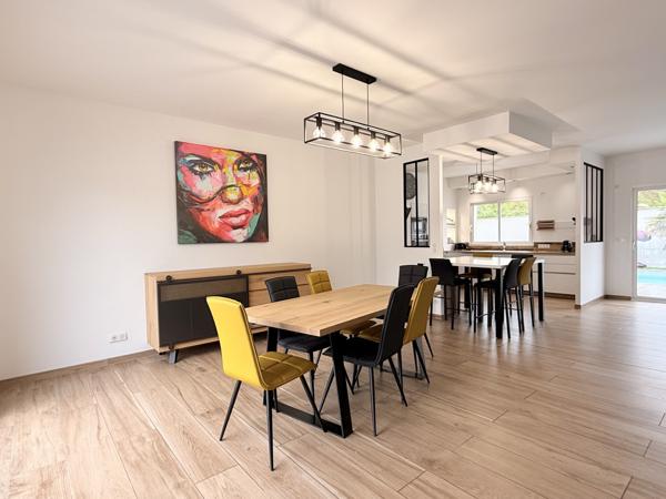 Proche de Bourges : très belle maison d'environ 175 m2 avec piscine chauffée