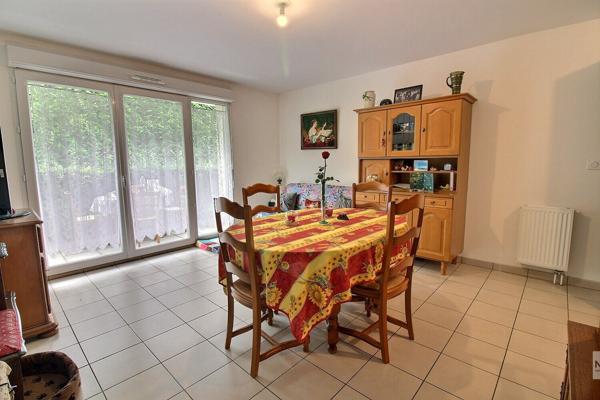 Appartement Sequedin trois pièces - stationnements - rez de jardin - terrasse