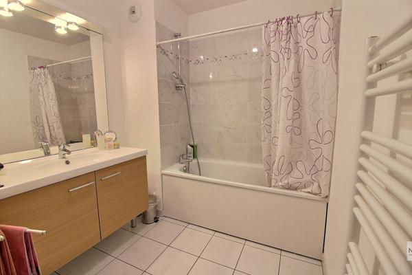 Appartement Sequedin trois pièces - stationnements - rez de jardin - terrasse