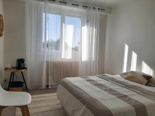Maison
                                                                                                                                                                                                                                                                                                                        7 pièce(s)                                                                                                                                                                                                          5 chambre(s)                                                                                                                                                                                                          135  m²