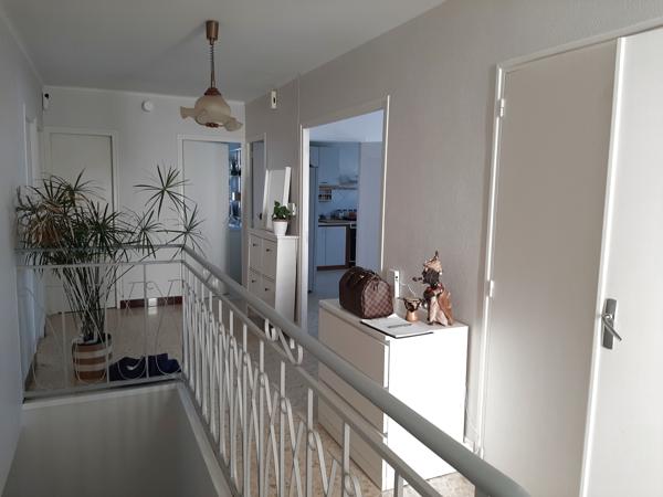 Maison
                                                                                                                                                                                                                                                                                                                        7 pièce(s)                                                                                                                                                                                                          5 chambre(s)                                                                                                                                                                                                          135  m²