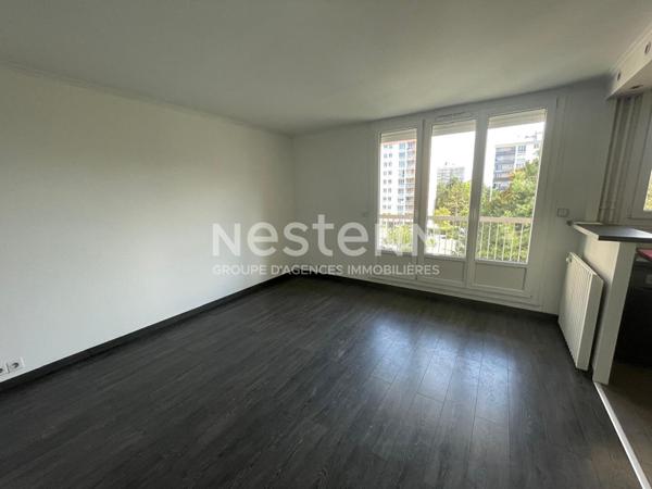 A vendre : T3 avec balcon, vue degagee et parking a Chilly-Mazarin