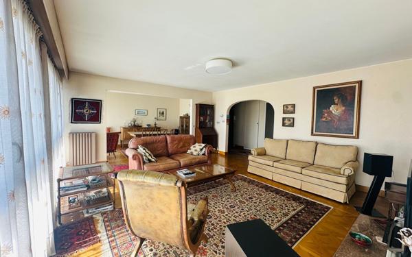 Appartement à vendre    6 pièces • 141,02 m2 Noisy-le-Roi