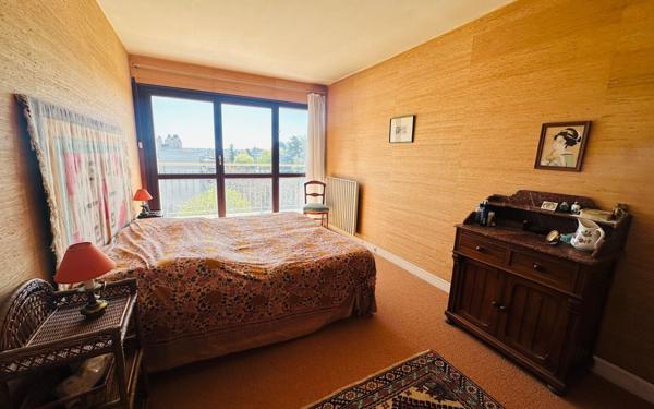 Appartement à vendre    6 pièces • 141,02 m2 Noisy-le-Roi