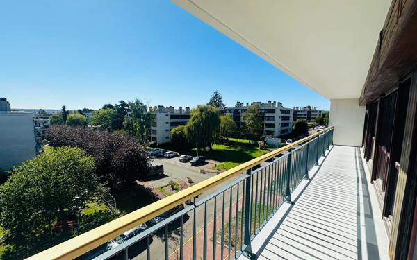 Appartement à vendre    6 pièces • 141,02 m2 Noisy-le-Roi