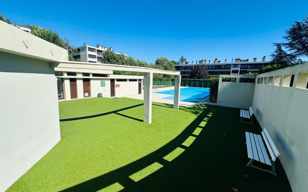 Appartement à vendre    6 pièces • 141,02 m2 Noisy-le-Roi