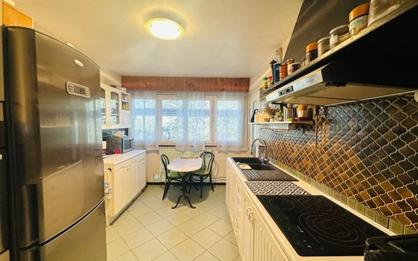 Appartement à vendre    6 pièces • 141,02 m2 Noisy-le-Roi