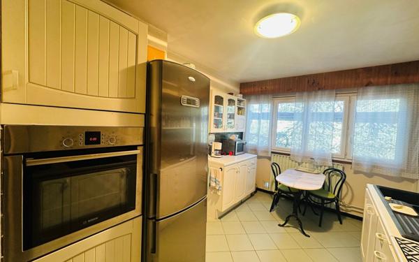Appartement à vendre    6 pièces • 141,02 m2 Noisy-le-Roi