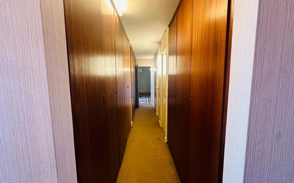 Appartement à vendre    6 pièces • 141,02 m2 Noisy-le-Roi