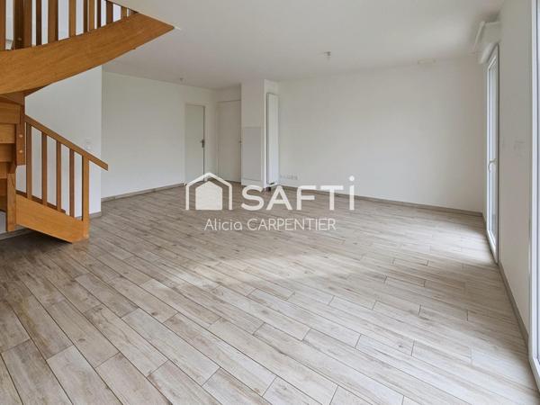 Maison récente avec 4 chambres et un garage