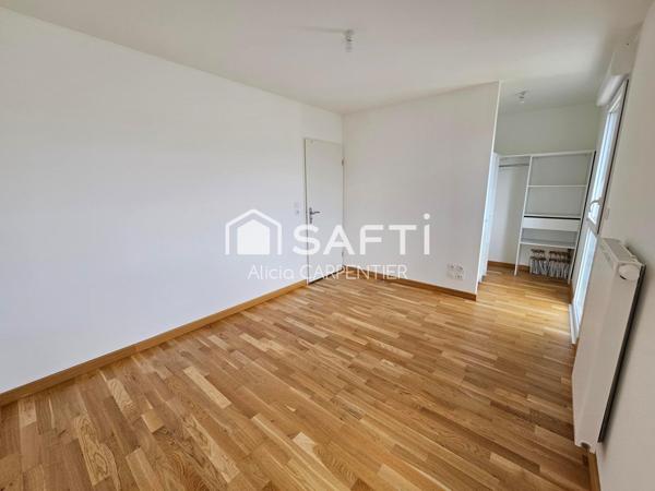 Maison récente avec 4 chambres et un garage