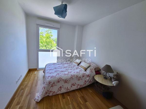 Maison récente avec 4 chambres et un garage