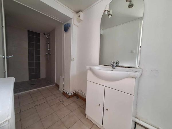 Ensemble immobilier de 2 appartements à Rue