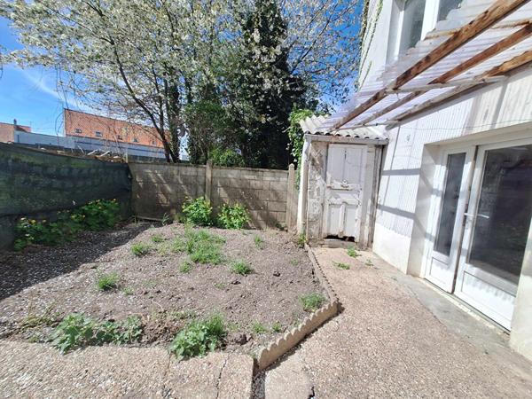 Ensemble immobilier de 2 appartements à Rue