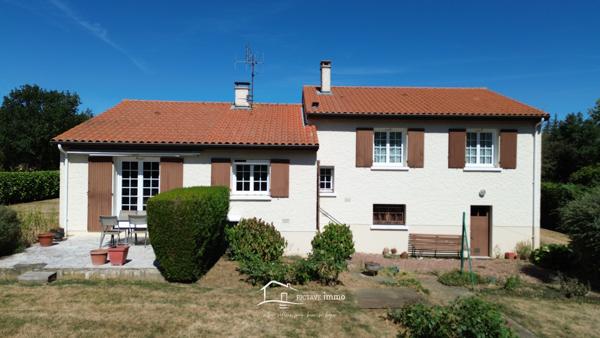Maison familiale 4 chambres – Terrain 6 677 m² – Sans vis-à-vis Lusignan (86600)