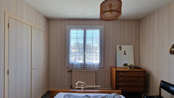 Maison familiale 4 chambres – Terrain 6 677 m² – Sans vis-à-vis Lusignan (86600)