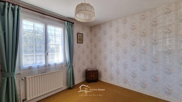 Maison familiale 4 chambres – Terrain 6 677 m² – Sans vis-à-vis Lusignan (86600)