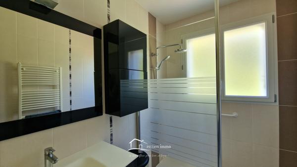 Maison familiale 4 chambres – Terrain 6 677 m² – Sans vis-à-vis Lusignan (86600)
