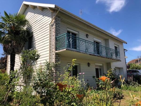 Maison à vendre |  Thiviers |  6 pièces | 138 m²