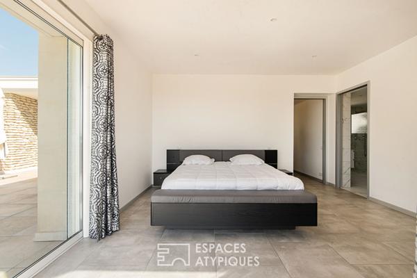 Propriété de prestige avec grand jardin arboré, vue et piscine