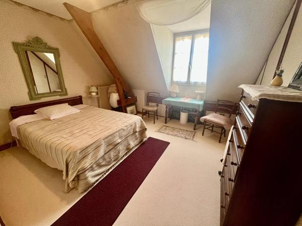 Maison nichée sur les hauteurs de Salies-de-Béarn avec une vue sur les Pyrénées