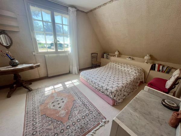 Maison nichée sur les hauteurs de Salies-de-Béarn avec une vue sur les Pyrénées