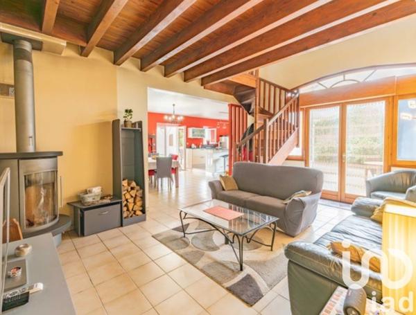 Maison 6 pièces de 178 m² à Maslacq (64300)