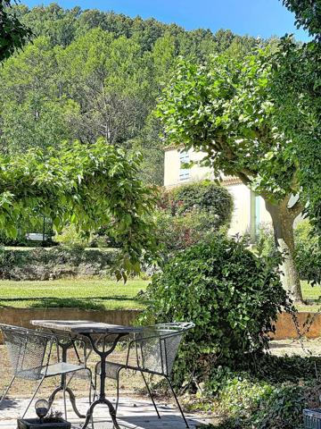 Propriété d'exception avec moulin du 19ème siècle, villa indépendante, 2 piscines sur 1,6 hectare