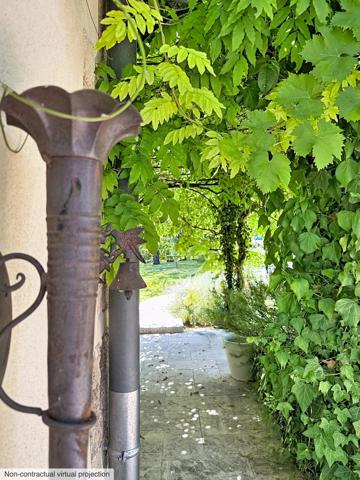 Propriété d'exception avec moulin du 19ème siècle, villa indépendante, 2 piscines sur 1,6 hectare