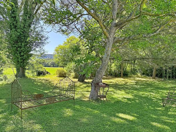 Propriété d'exception avec moulin du 19ème siècle, villa indépendante, 2 piscines sur 1,6 hectare
